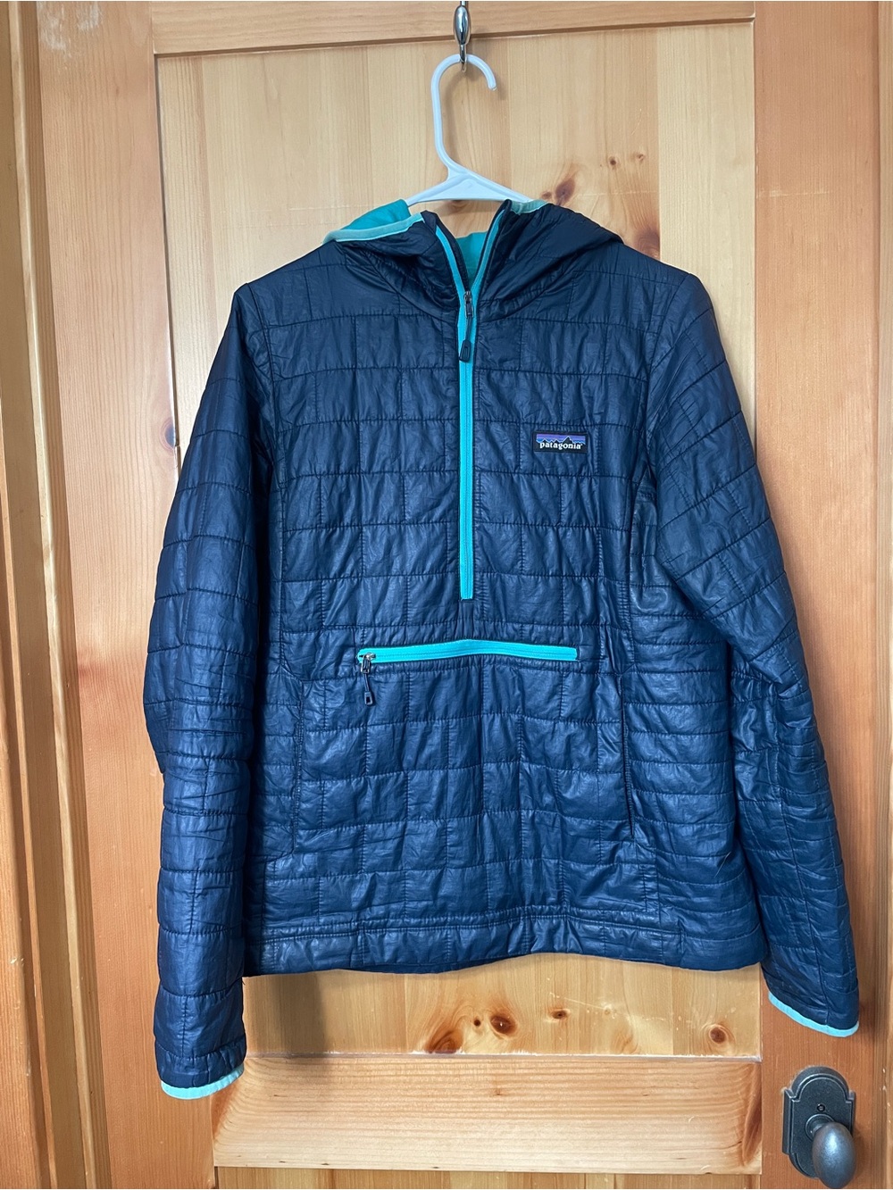 Patagonia Women’s Nanopuff Bivy (w/ kangaroo pocket) in Navy with Teal Trim